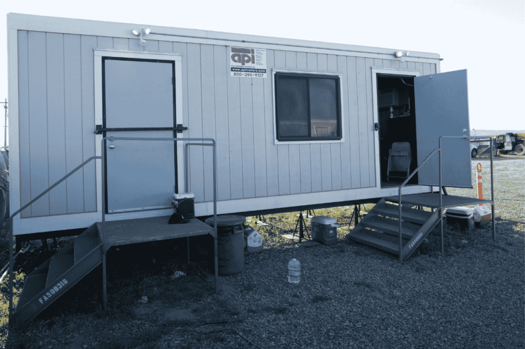 office trailer rental California - API Trailers